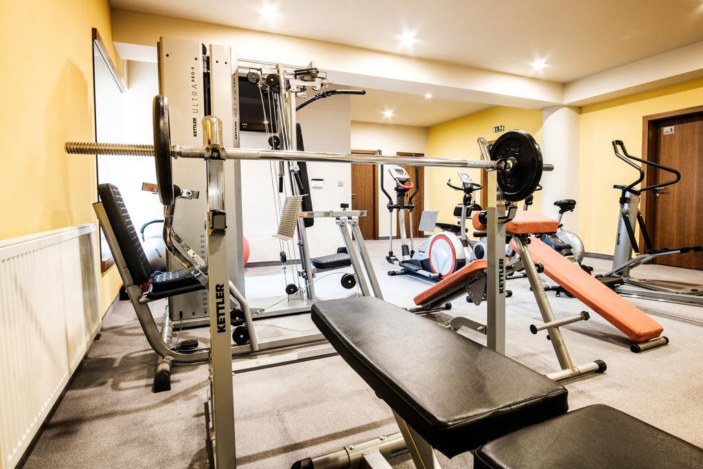 ניטרה Hotel Comfort With Free Wellness And Fitness Centrum מראה חיצוני תמונה